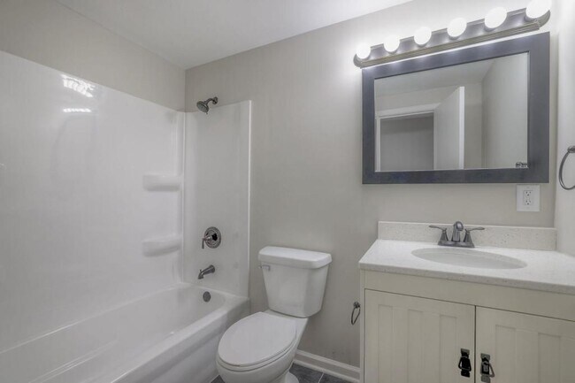 Building Photo - 10530 W 92nd Pl