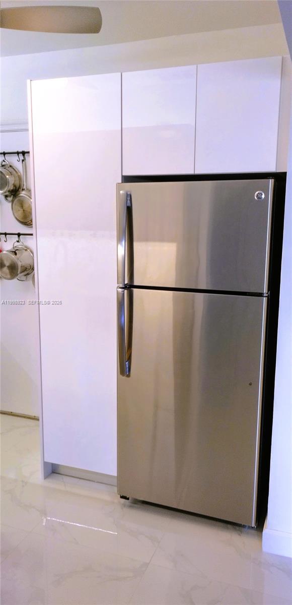 Building Photo - 2230 NE 56th Pl