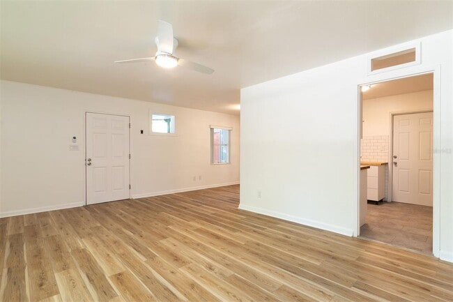 Building Photo - 600 NW 36th Dr