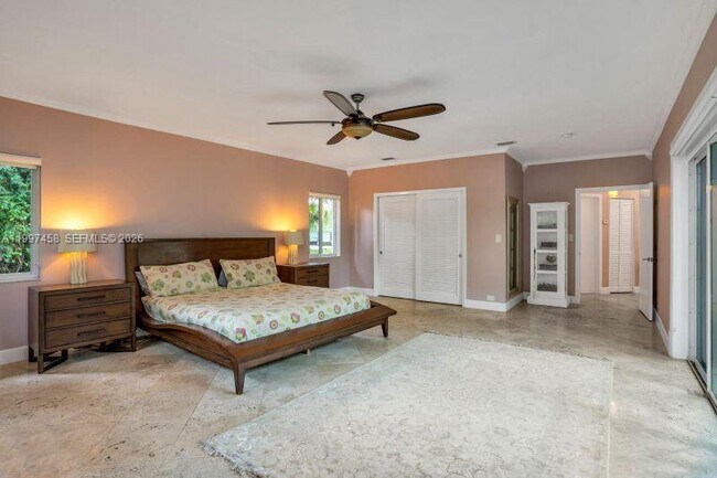 Building Photo - 7405 SW 79th Ct