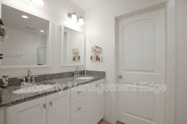 Building Photo - 30463 Ridgely Way