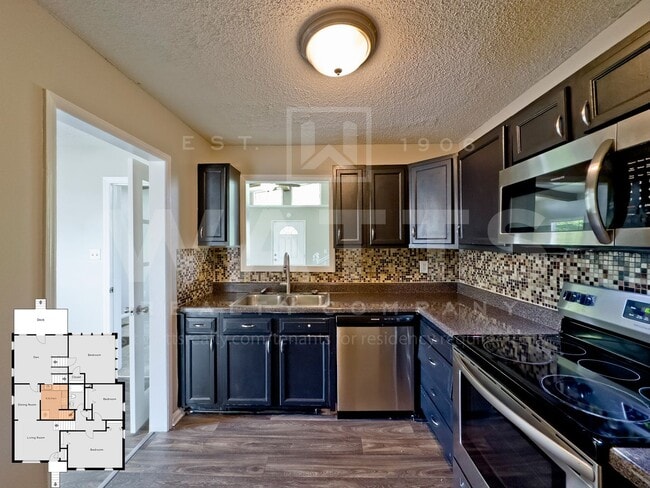 Building Photo - 4 Bed, 2.5 Bath House in Bessemer
