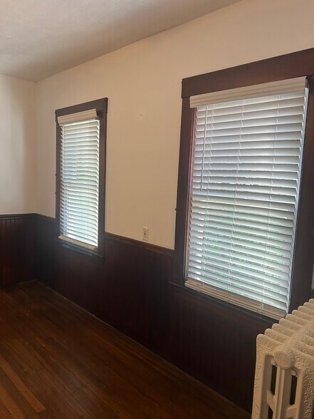 Building Photo - 1567 Wagar Ave