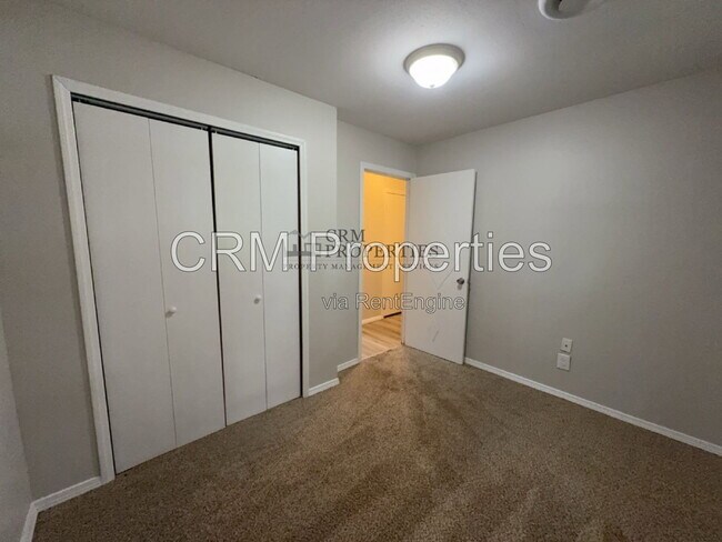 Building Photo - 1010 Chippewa Ln