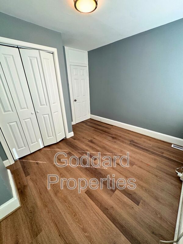 Building Photo - 1313 E North Ave