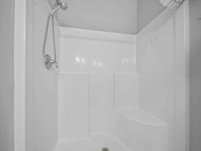 Building Photo - 512 Hazelwood Dr