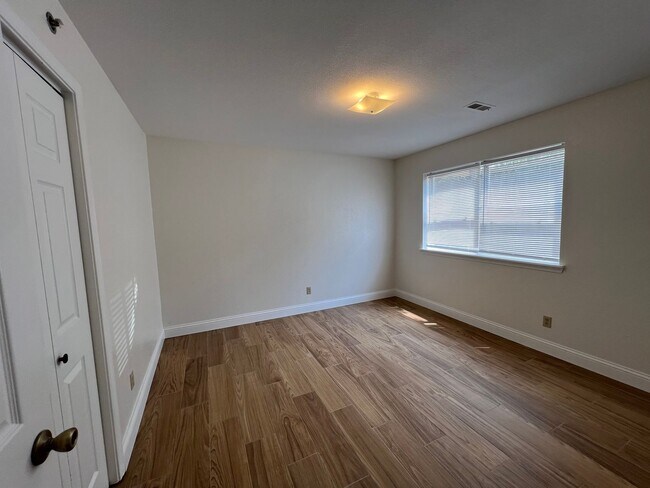 Building Photo - 428 Kays Ln