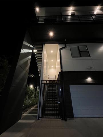 Building Photo - 1901 S Harwood St