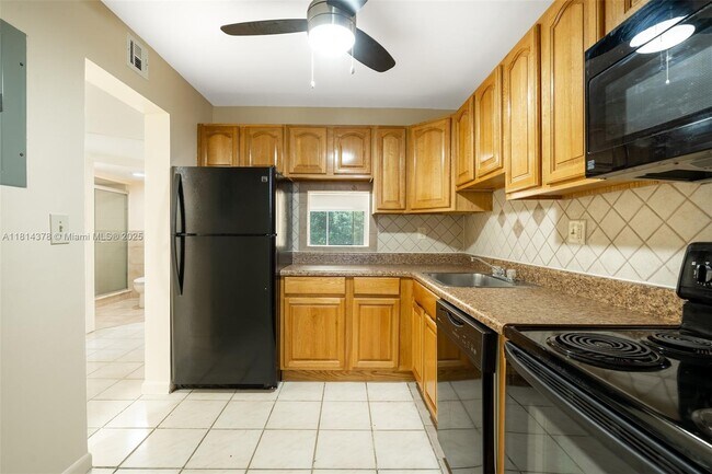 Primary Photo - 7900 S Colony Cir