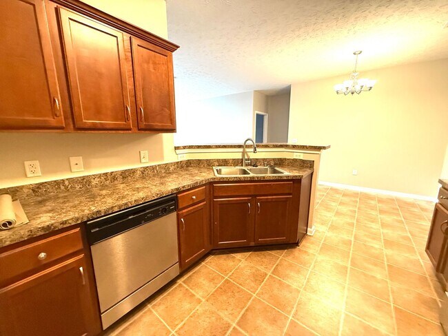 Building Photo - 9400 Clubview Dr