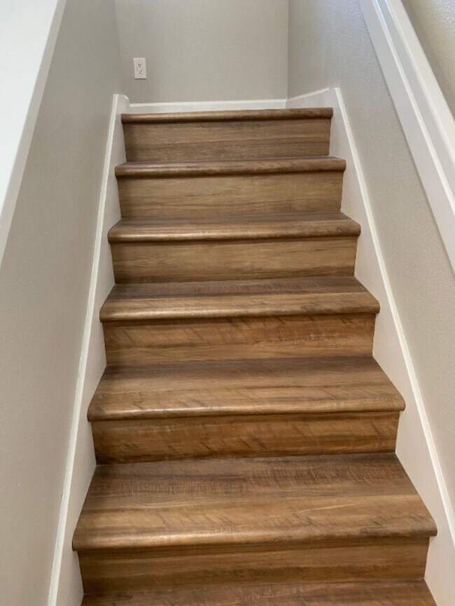 Building Photo - COMING SOON REMODELED 2 BEDROOM 2.5 BATH, 2 CAR GARAGE CONDO MISSION VALLEY