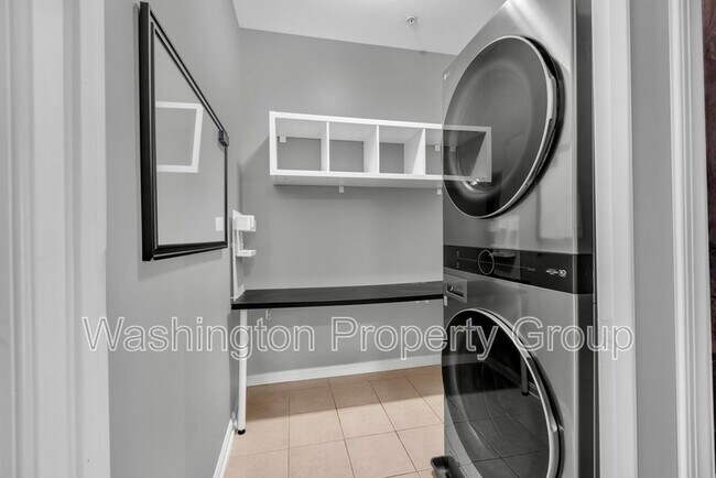 Building Photo - 4854 Eisenhower Ave