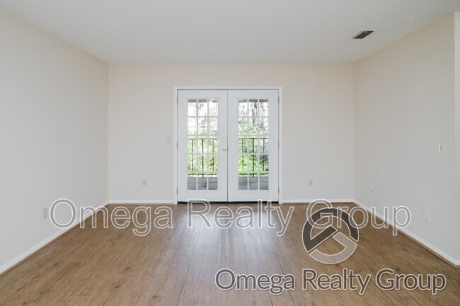 Building Photo - 1600 14th Ave E