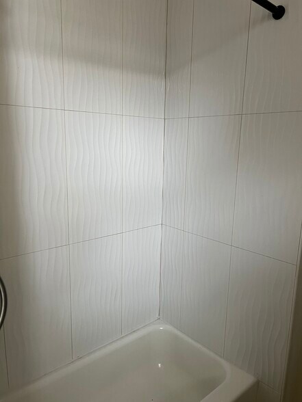 Building Photo - 15 William St