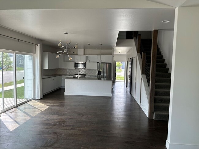 Building Photo - Beautiful  4 bedroom home in Woodland Park...