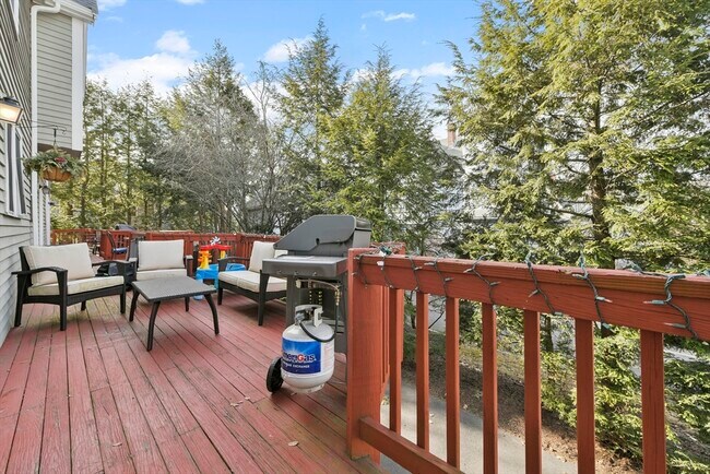 Building Photo - 1045 Washington St