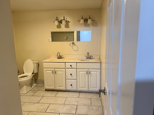 Building Photo - 7038 Hillside Rd