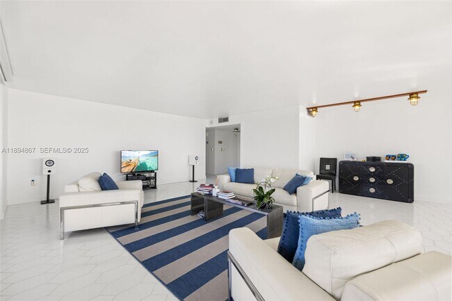 Building Photo - 1 Grove Isle Dr