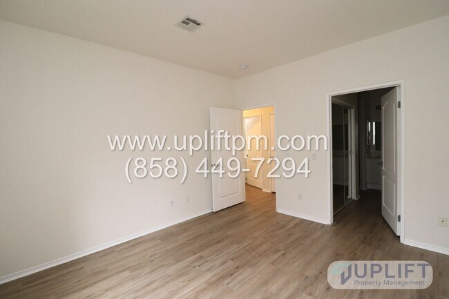 Building Photo - 2-BEDROOM / 2-BATHROOM CONDO - CARMEL VALLEY