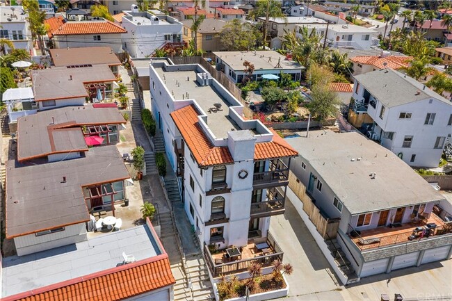 Building Photo - 259 Avenida Granada