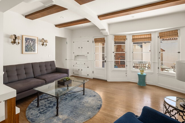 Building Photo - 1116 S La Jolla Ave