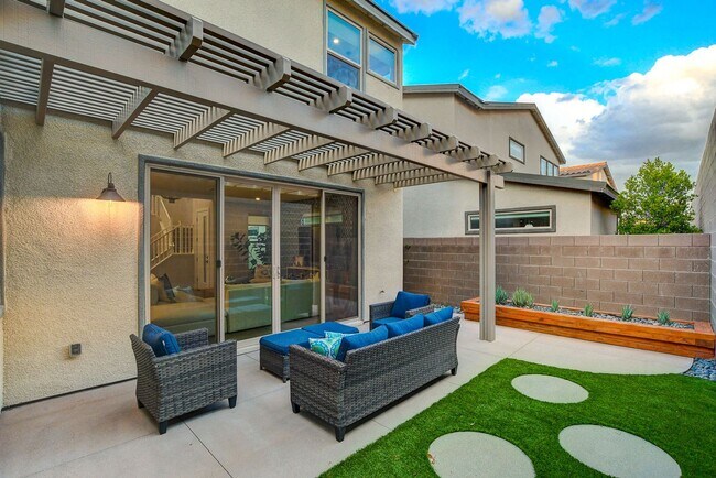 Building Photo - Luxury Designer Dream Home in Inspirada – ...