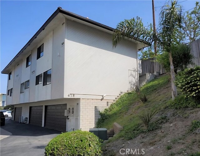Building Photo - 418 Avenida Santa Barbara