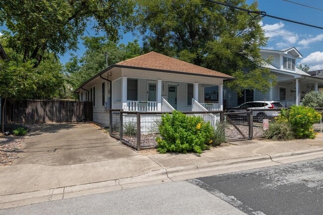 Building Photo - 1002 Juniper St
