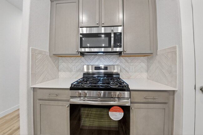 Building Photo - 17027 Lilac Paxton Ln