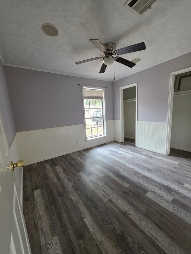 Building Photo - 9611 Jaywood St