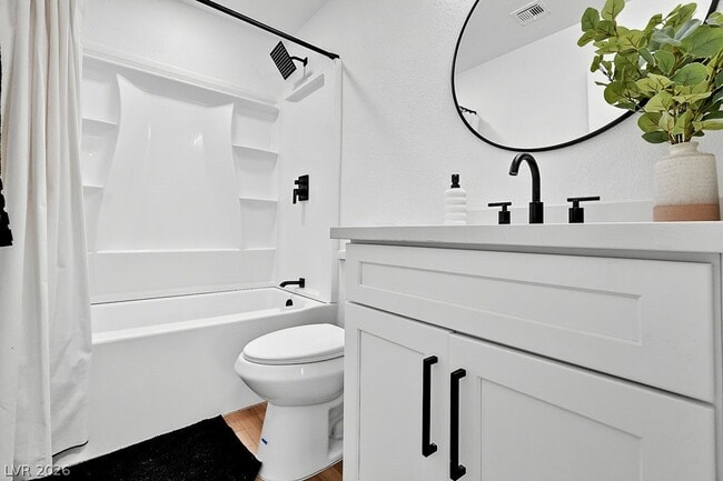 Building Photo - 5576 W Rochelle Ave.