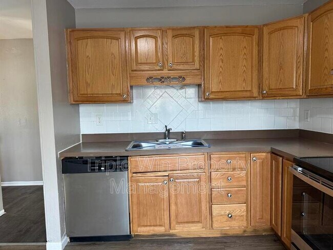 Building Photo - 1464 Monopoly Dr