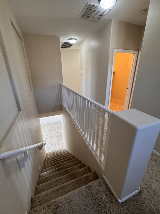 Building Photo - 18 W Desert Vista Trail