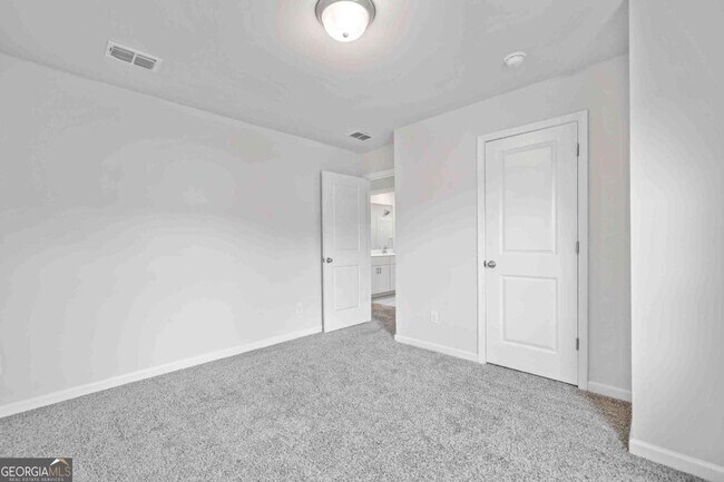 Building Photo - 279 Wells Cir