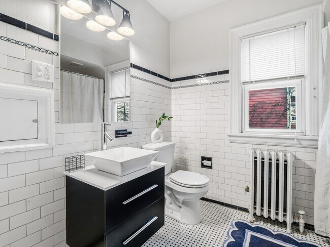 Building Photo - 3621 Silsby Rd