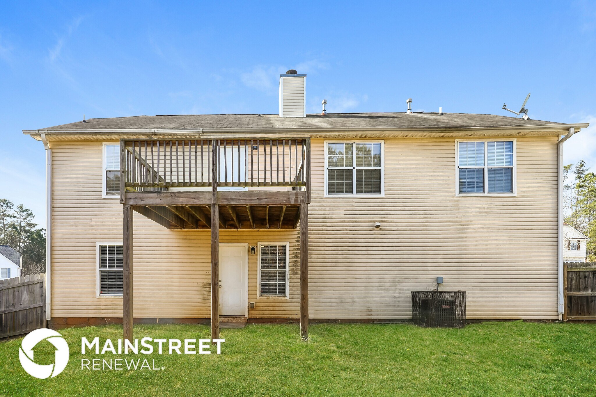 Building Photo - 10576 Day Lily Dr