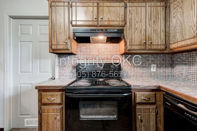 Building Photo - 5233 Coble St