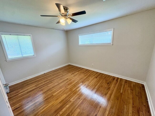 Building Photo - 104 Gayden St