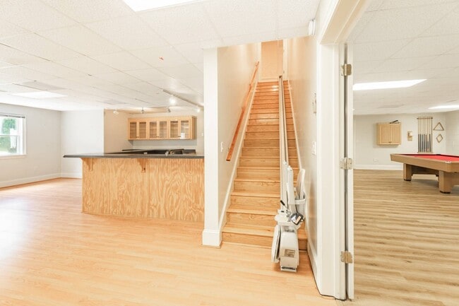 Building Photo - 785 Glenwood Dr
