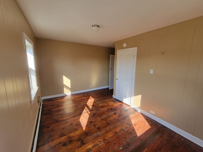 Building Photo - Newly Remodeled 3BD 1Bath Home-Pet approved