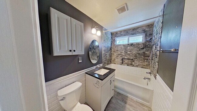 Building Photo - 4546 Jamestowne