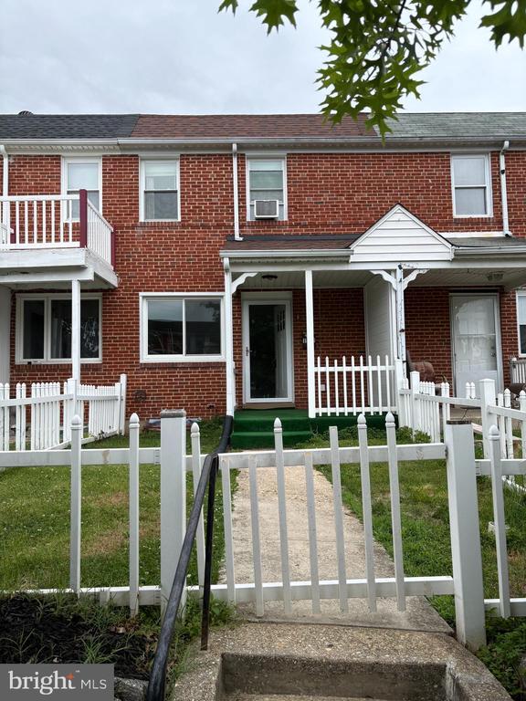 Building Photo - 1542 Becklow Ave