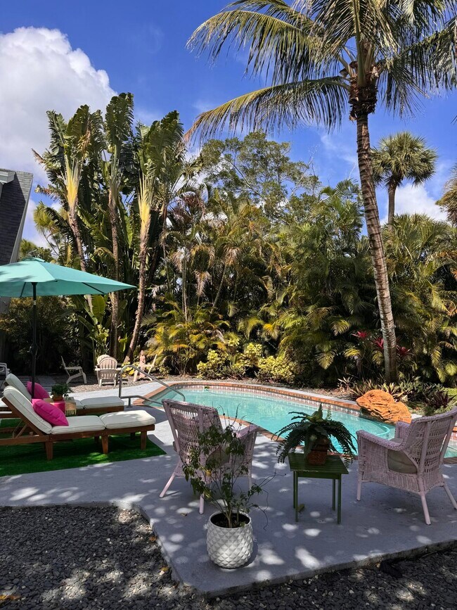 Building Photo - 1256 Palmetto Rd