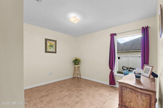 Building Photo - 237 N Hidden Tree Dr