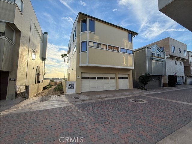 Building Photo - 72 Surfside Ave.