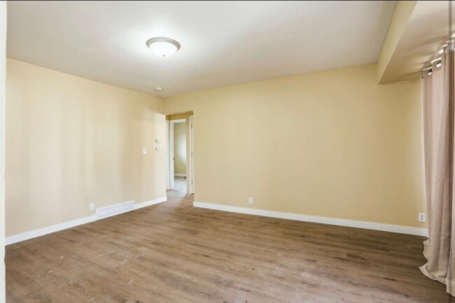 Building Photo - Freshly Renovated 3-Bedroom Home – Move-In Ready with Modern Updates!