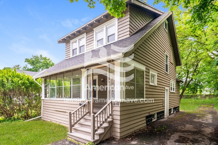 Building Photo - 216 Marguerite Ave