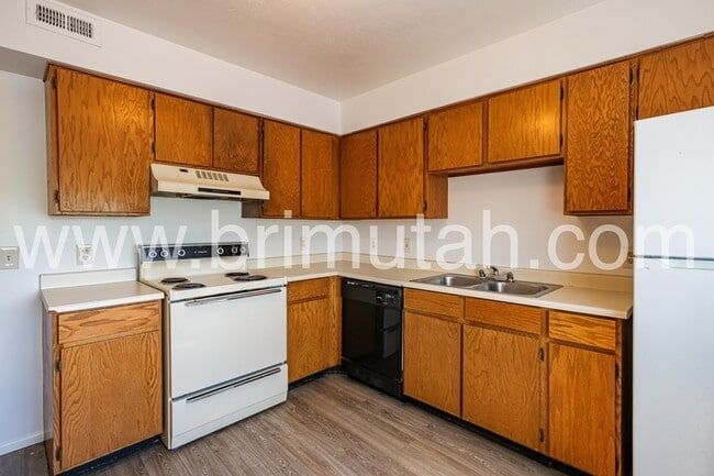 Building Photo - 4727 S 1300 E