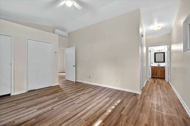 Building Photo - 1205 Gardenia Dr