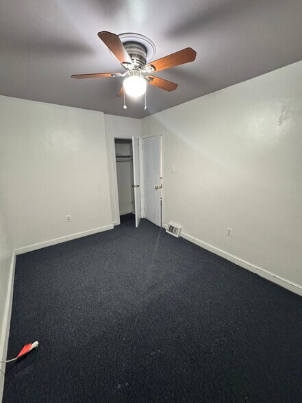 Building Photo - 1131 Fanshawe St